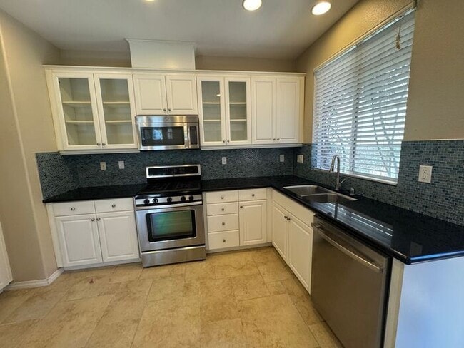 Building Photo - Charming 3-Bedroom Coastal Retreat