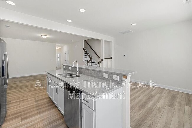 Building Photo - 2105 Nandina Trl