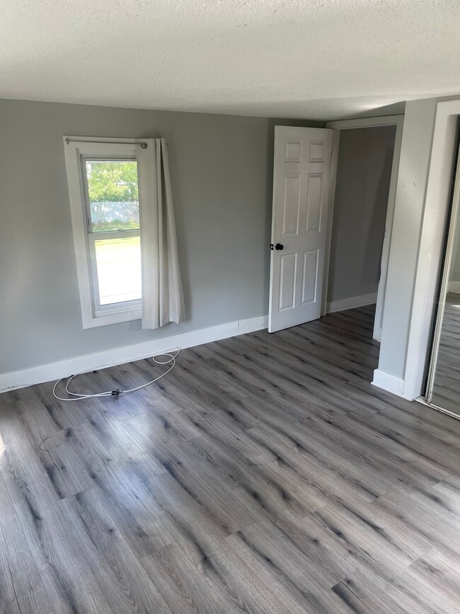 Building Photo - 1015 N Main St