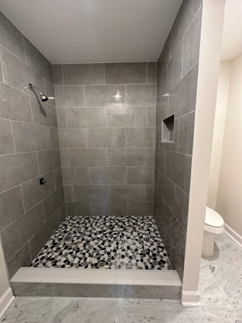 Master Bathroom. Large tiled shower and marble floor - 212 Scotchpine Dr