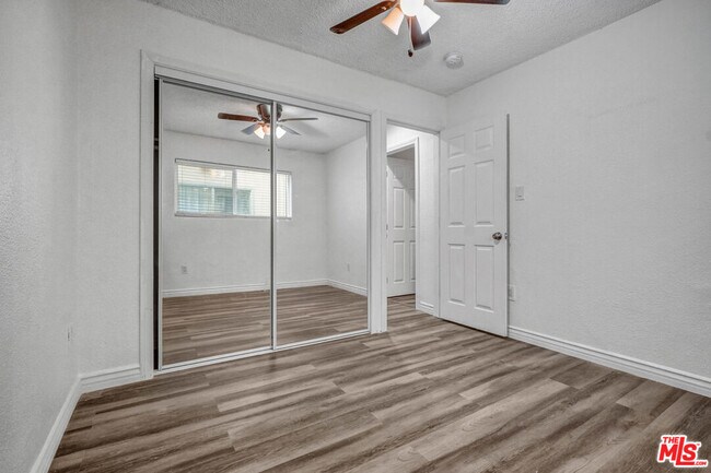 Building Photo - 3265 Santa Fe Ave