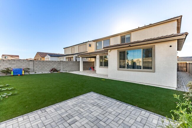 Building Photo - 6759 N 128th Dr