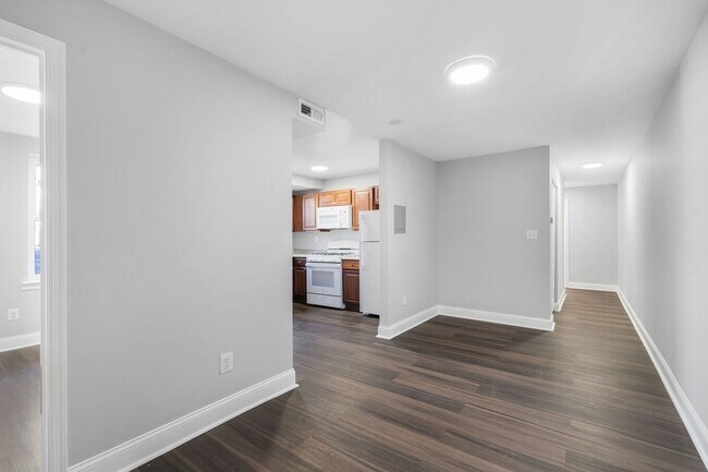 Interior Photo - 1717 S St SE