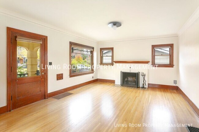 Building Photo - 4542 SE 60th Ave