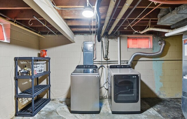 Building Photo - 2618 Weber St