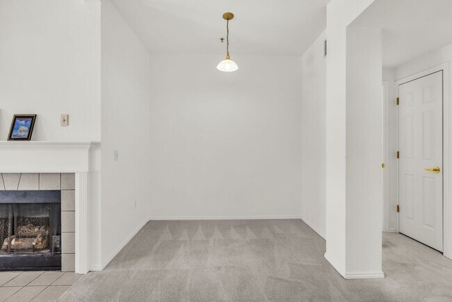 Building Photo - Canyon Creek 2 Bed