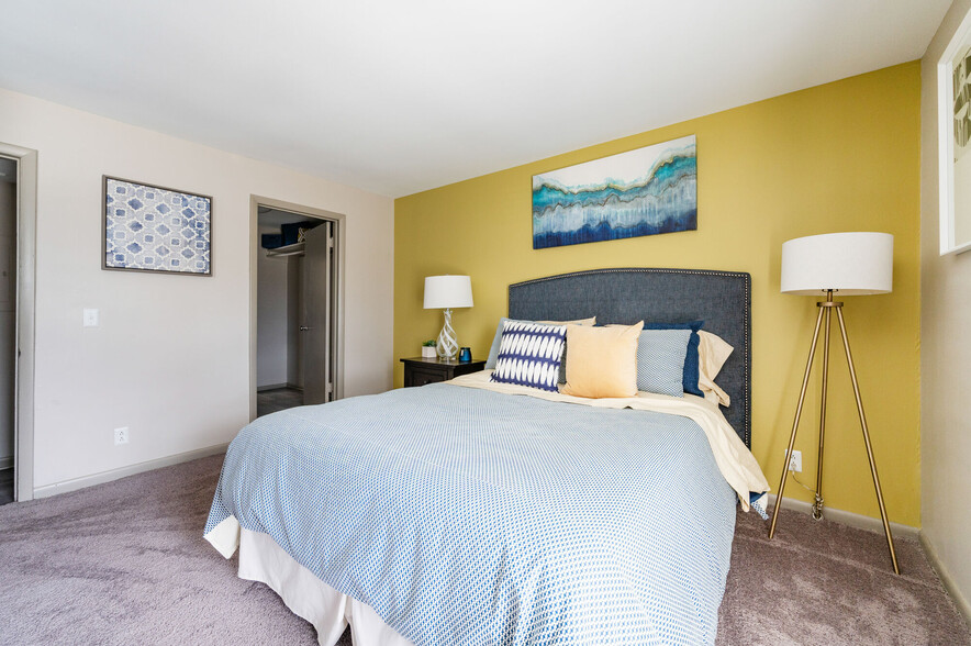 Interior Photo - Sona at Harding