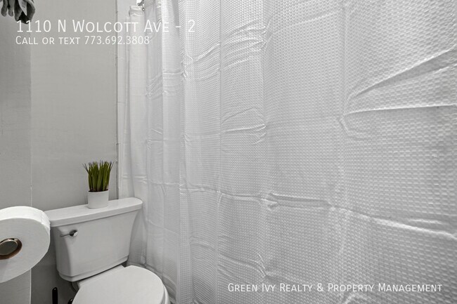 Building Photo - 1110 N Wolcott Ave