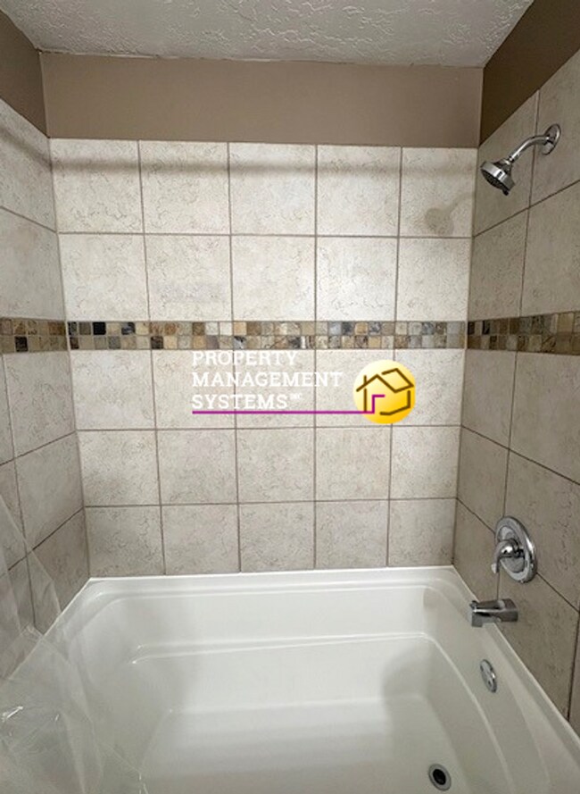 Building Photo - Lovely 3 Bedroom Rambler in West Jordan!