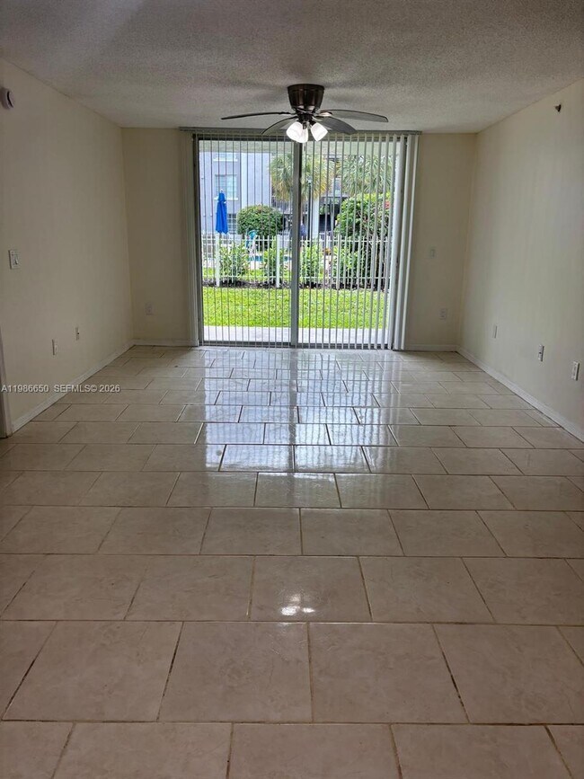 Building Photo - 655 SW 111th Way