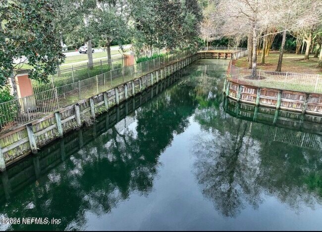 Building Photo - 156 Hidden Palms Ln