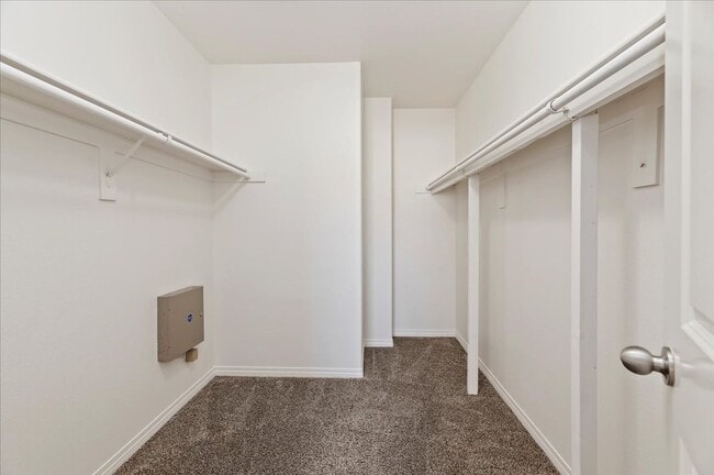 Building Photo - ***MOVE IN READY*** Home in a Gated San Bernardino Community