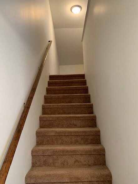 Building Photo - 136 Grand Ave