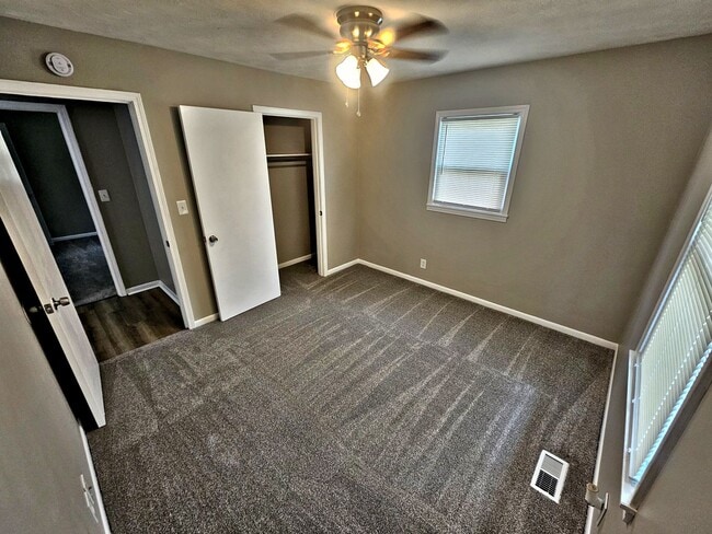 Building Photo - HOUSE FOR RENT - DECATUR