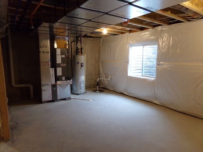 Building Photo - 3 bedroom, 2.5 Bathroom Townhouse in Gray's Pointe Neighborhood