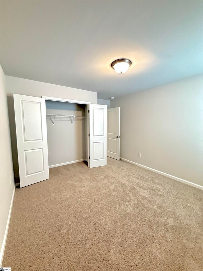 Building Photo - 139 Gervais Cir