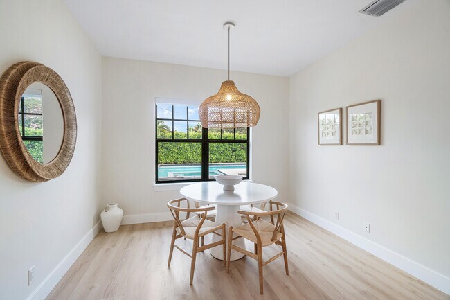 Building Photo - 7606 S Olive Ave