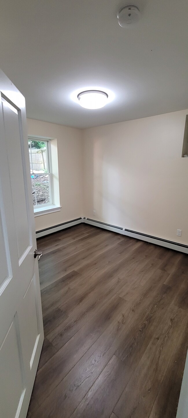 Building Photo - 18 Hooker Ave