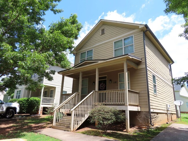 Building Photo - 118 Dan's Way