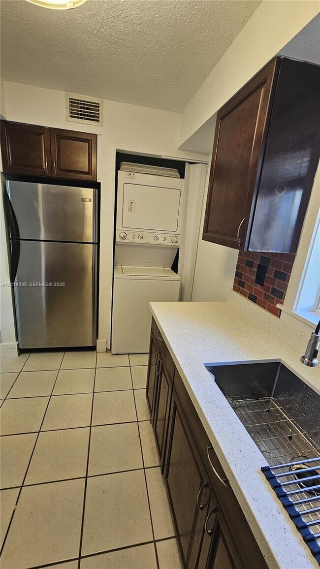 Building Photo - 14910 SW 82nd Terrace
