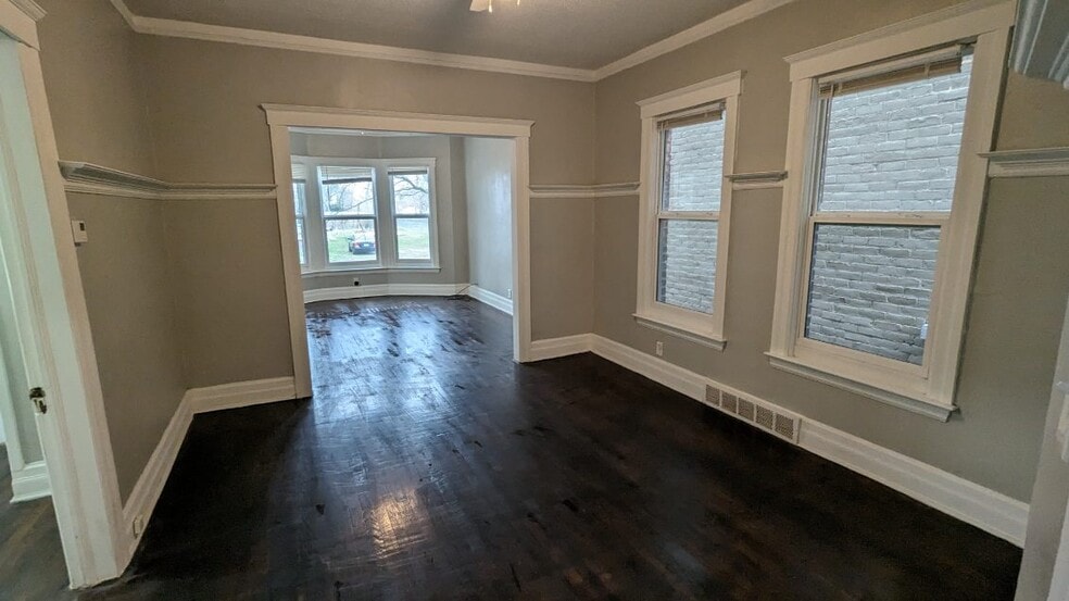 Building Photo - 536 Holbrook St