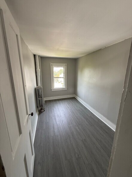 Building Photo - 1365 Capouse Ave
