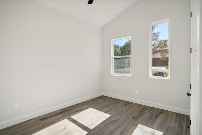 Building Photo - 3006 Dew Drop