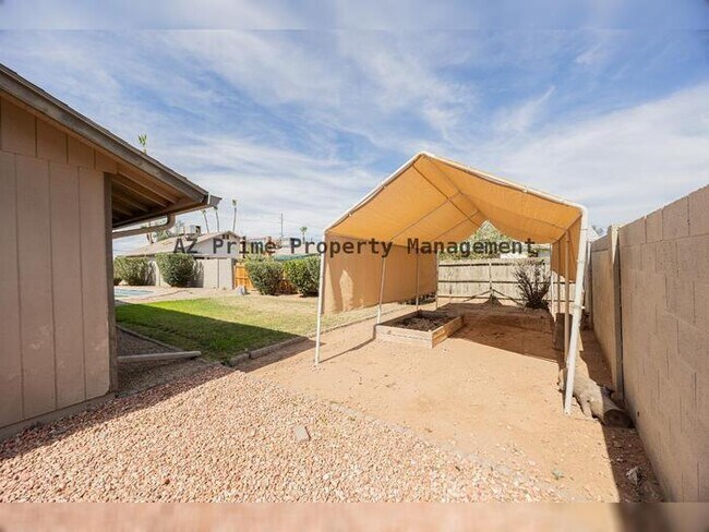 Building Photo - 3434 W Kings Ave