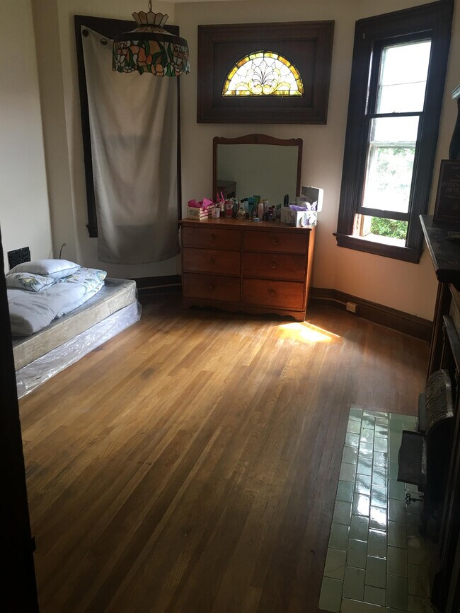 Building Photo - 2949 Zephyr Ave