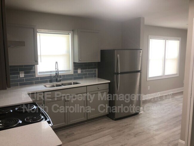 Building Photo - 805 Haywood St