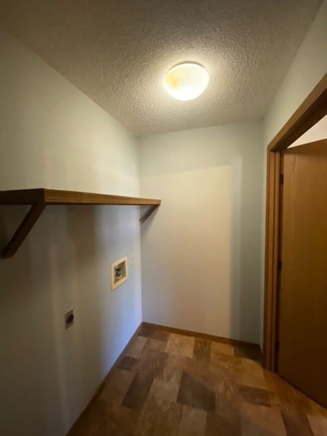 Building Photo - Great Duplex!