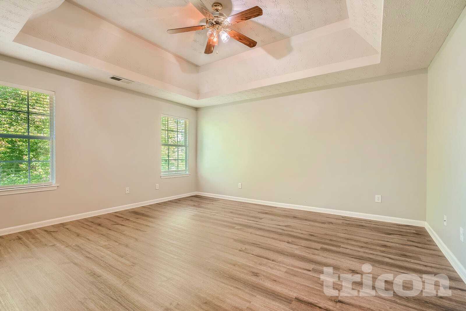 Building Photo - 552 Howell Dr