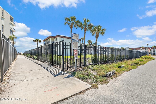 Building Photo - 108 Laguna Villa Blvd