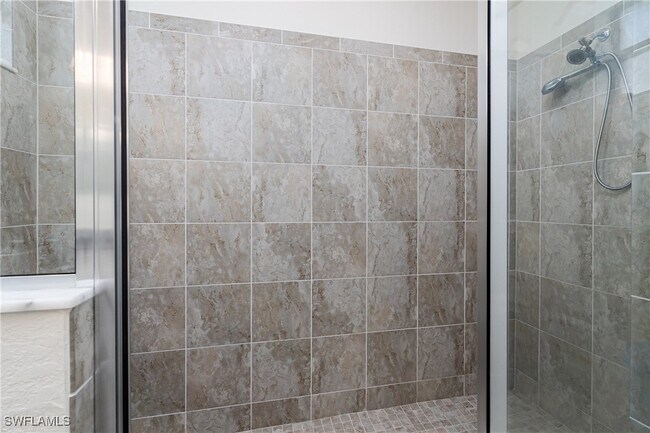Building Photo - 9355 Foxglove Ln