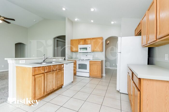 Building Photo - 2805 Shumard St
