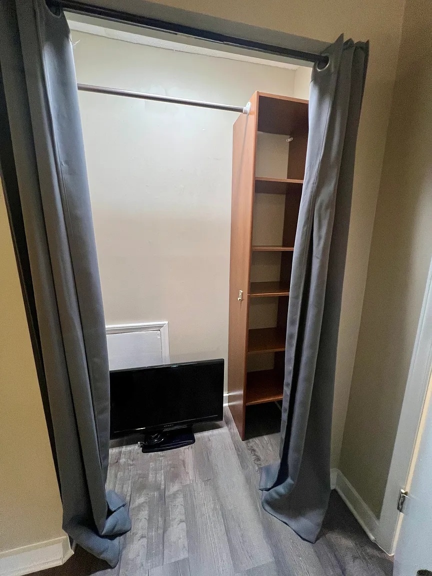 Building Photo - Room in Townhome on Willow Bridge Dr