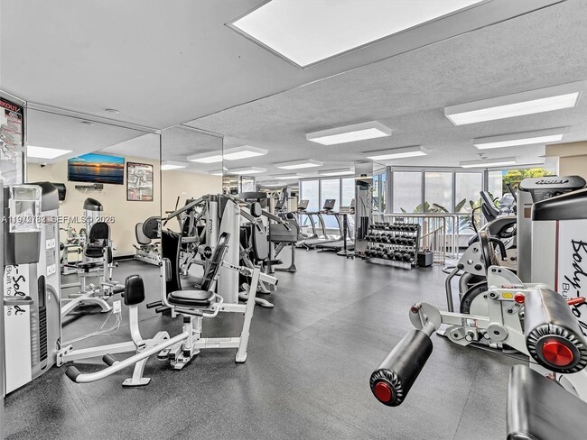 Building Photo - 3530 Mystic Pointe Dr