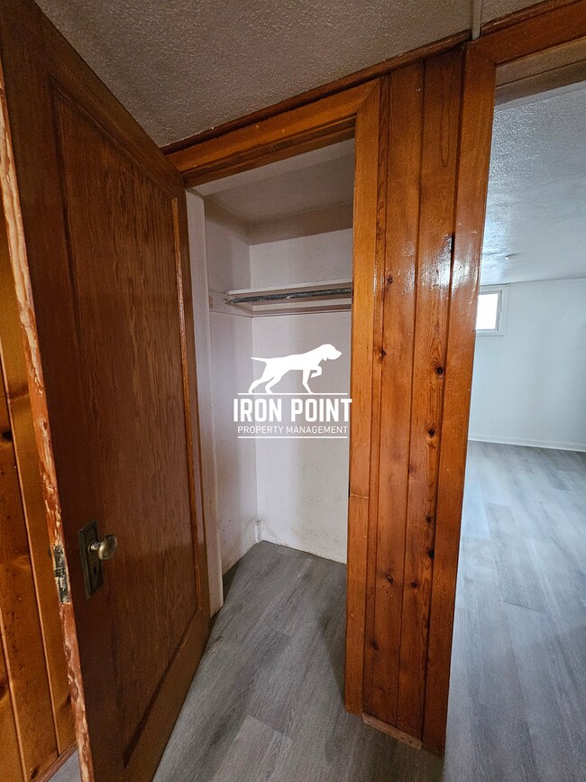 Building Photo - Renovated 3bed/2bath home w/gas fireplace, garage, near downtown Caldwell.