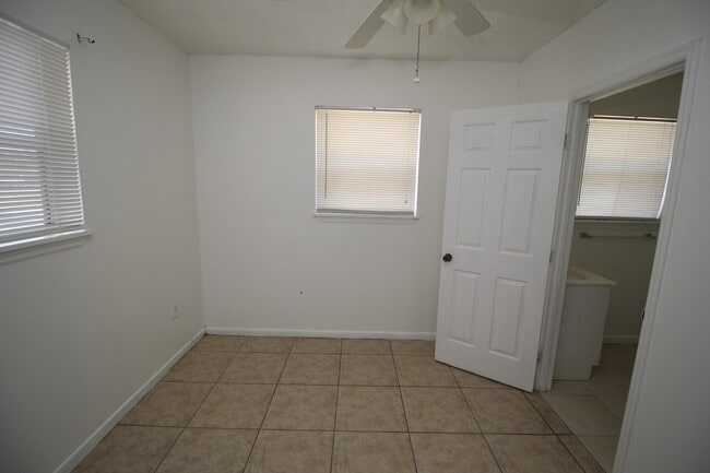 Building Photo - 2919 Rollins St