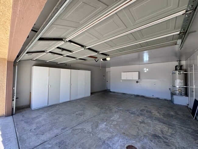 Building Photo - Available for LEASE! 3 bedroom 2 bathroom ...