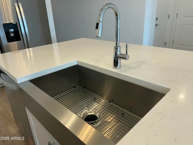 Building Photo - 15849 W Gray Fox Trl