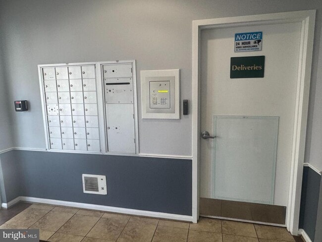 Building Photo - 2604 Chapel Lake Dr