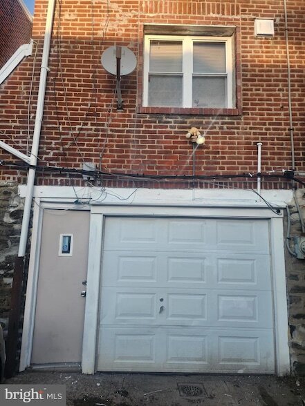 Building Photo - 6656 Blakemore St