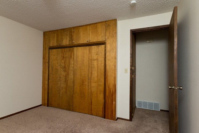 Building Photo - Modern Duplex for rent near Wandermere