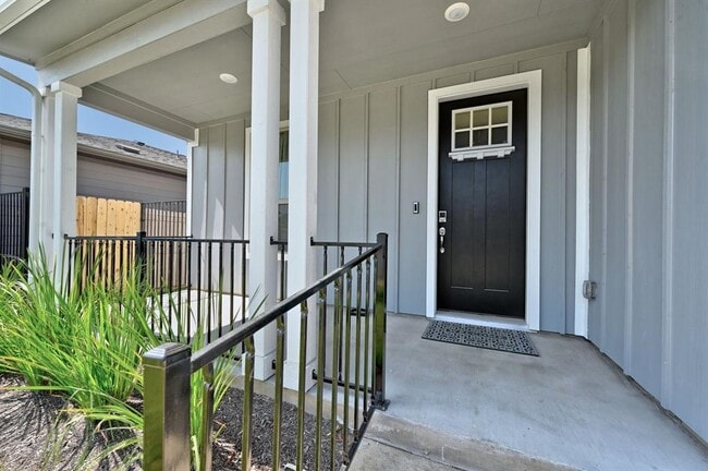 Building Photo - 8421 Thompson Teal Trl