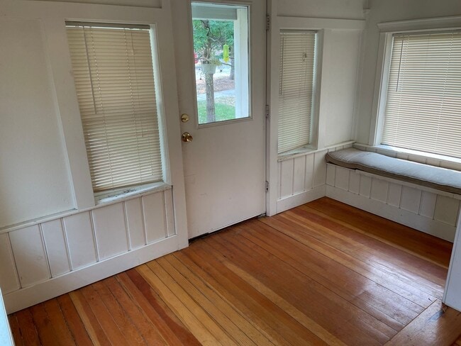 Building Photo - 325 N Jefferson St