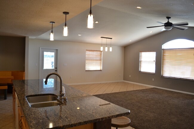 Building Photo - Lake Weir - Bird Island Rental - 5/3/2 Water Front Living at it's Best! **Available Soon**