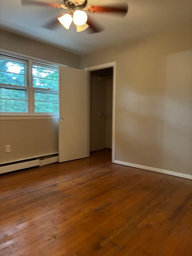 Building Photo - 508 Plain Hill Rd
