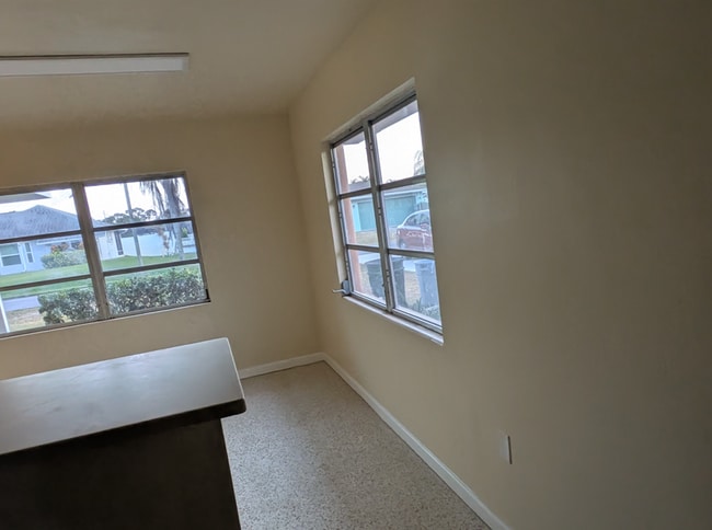 Building Photo - 1432 Poinciana Rd