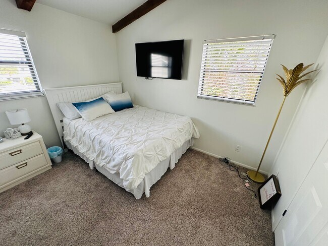 Building Photo - 12274 1st St W